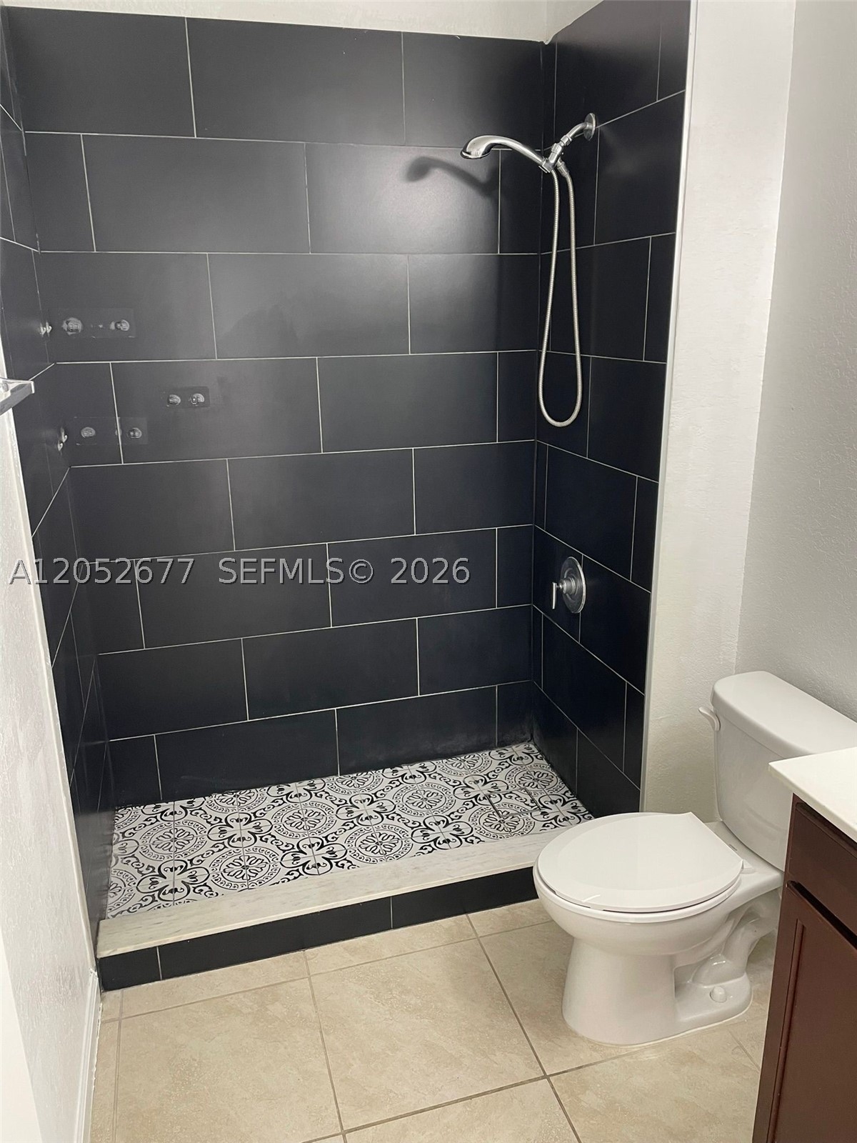 A H AT TURNPIKE SOUTH SEC - Residential Lease