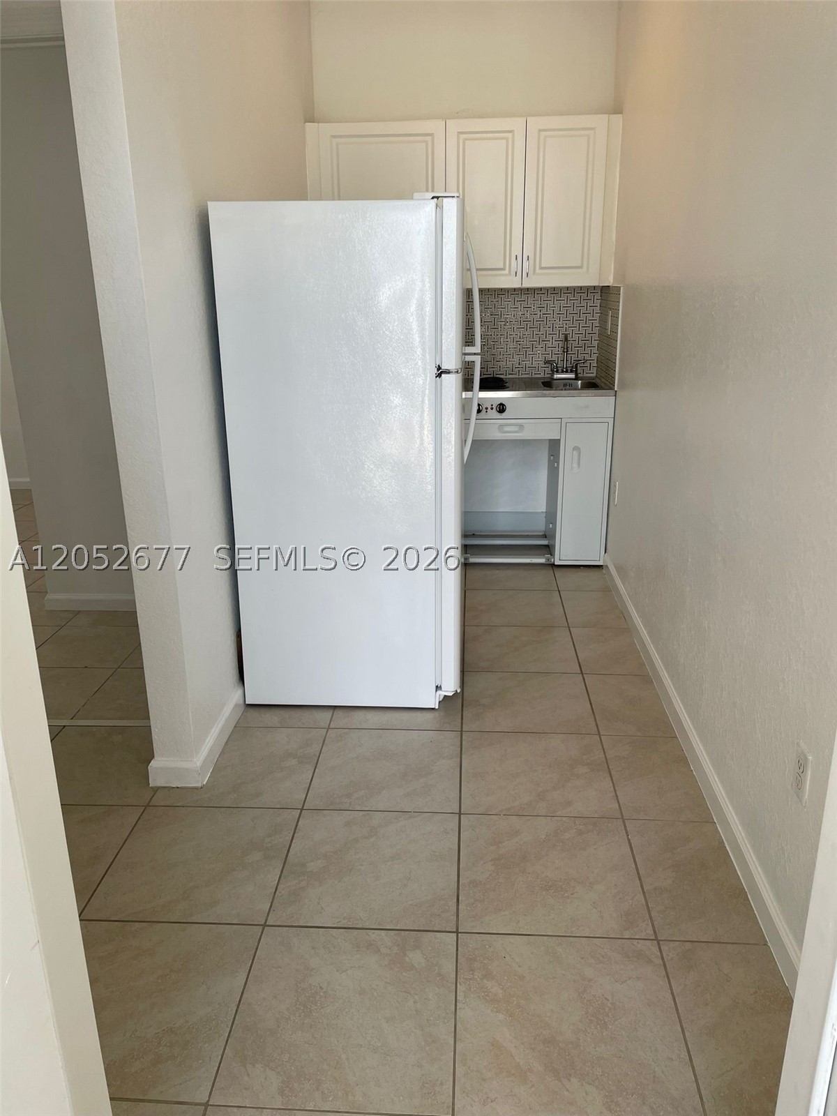 A H AT TURNPIKE SOUTH SEC - Residential Lease
