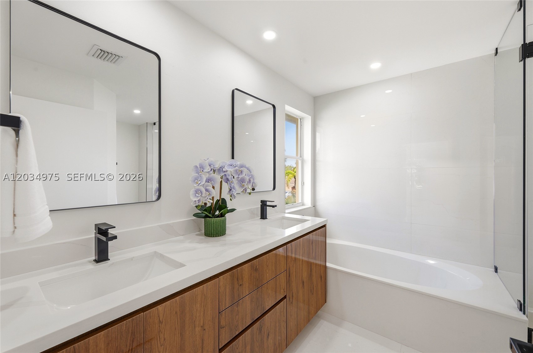 SILVER LAKES PHASE III - Residential
