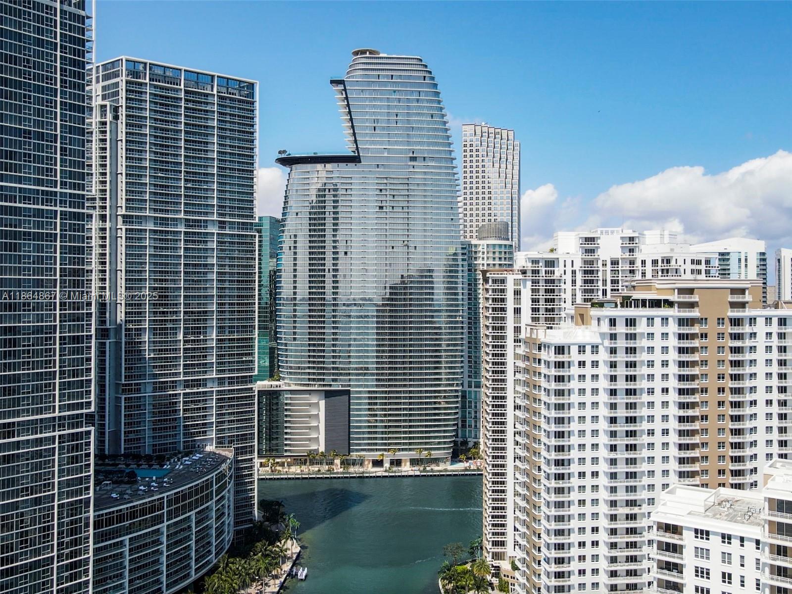 ASTON MARTIN RESIDENCES - Residential