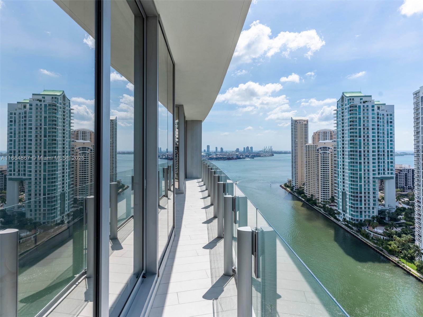 ASTON MARTIN RESIDENCES - Residential