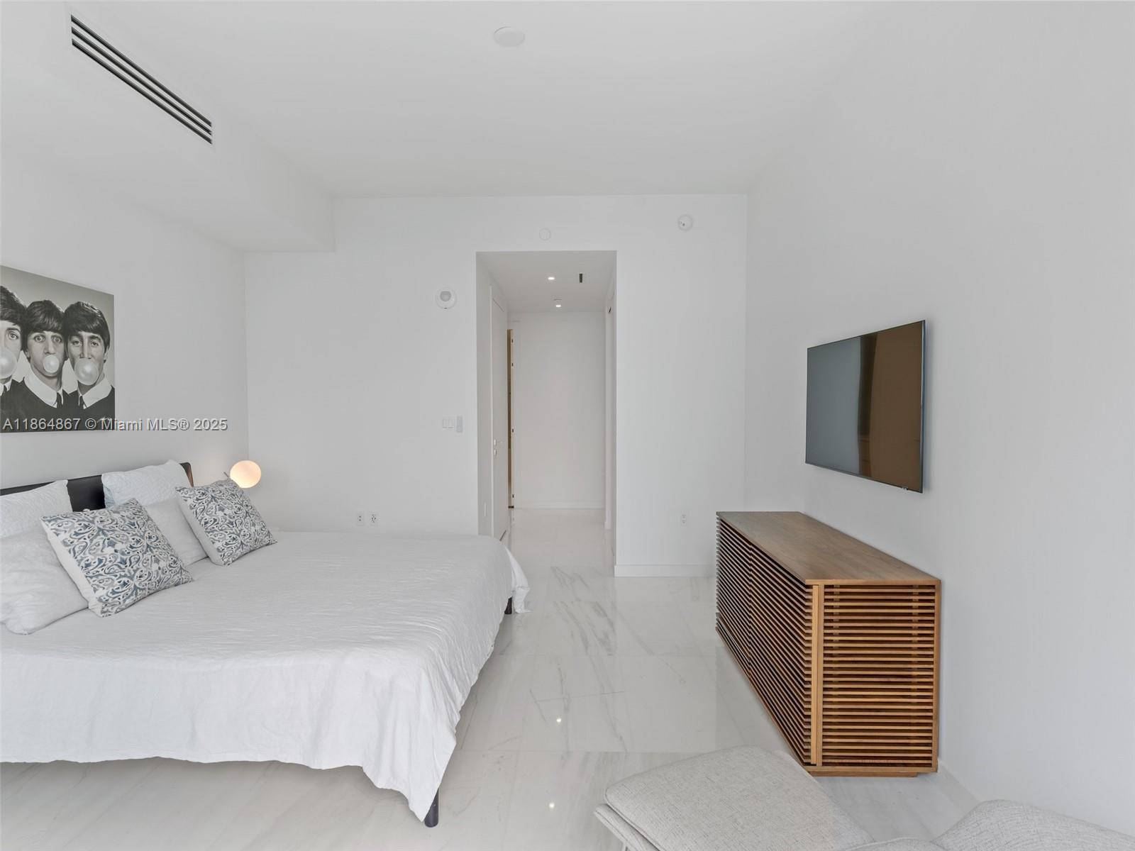 ASTON MARTIN RESIDENCES - Residential