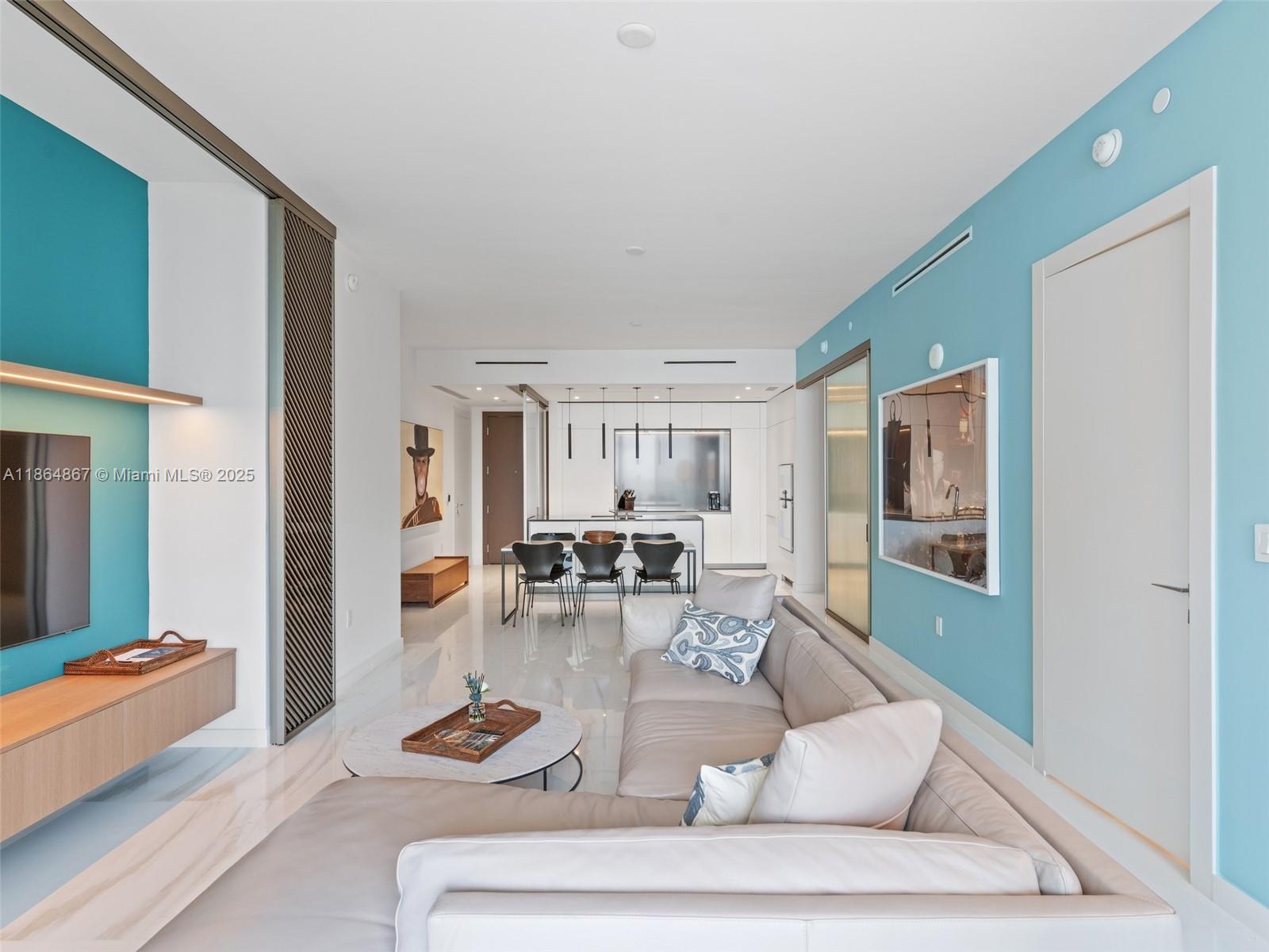 ASTON MARTIN RESIDENCES - Residential