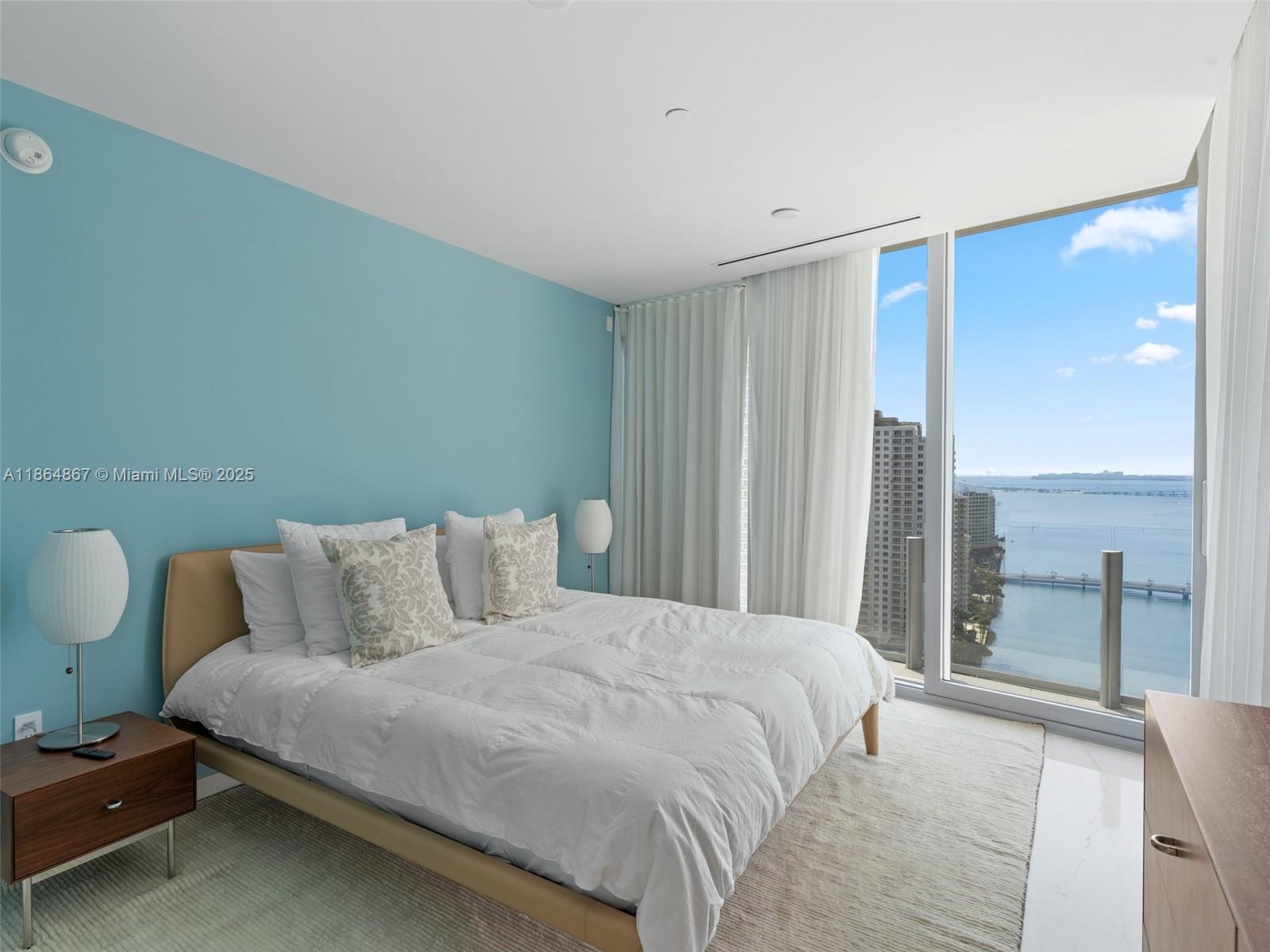 ASTON MARTIN RESIDENCES - Residential