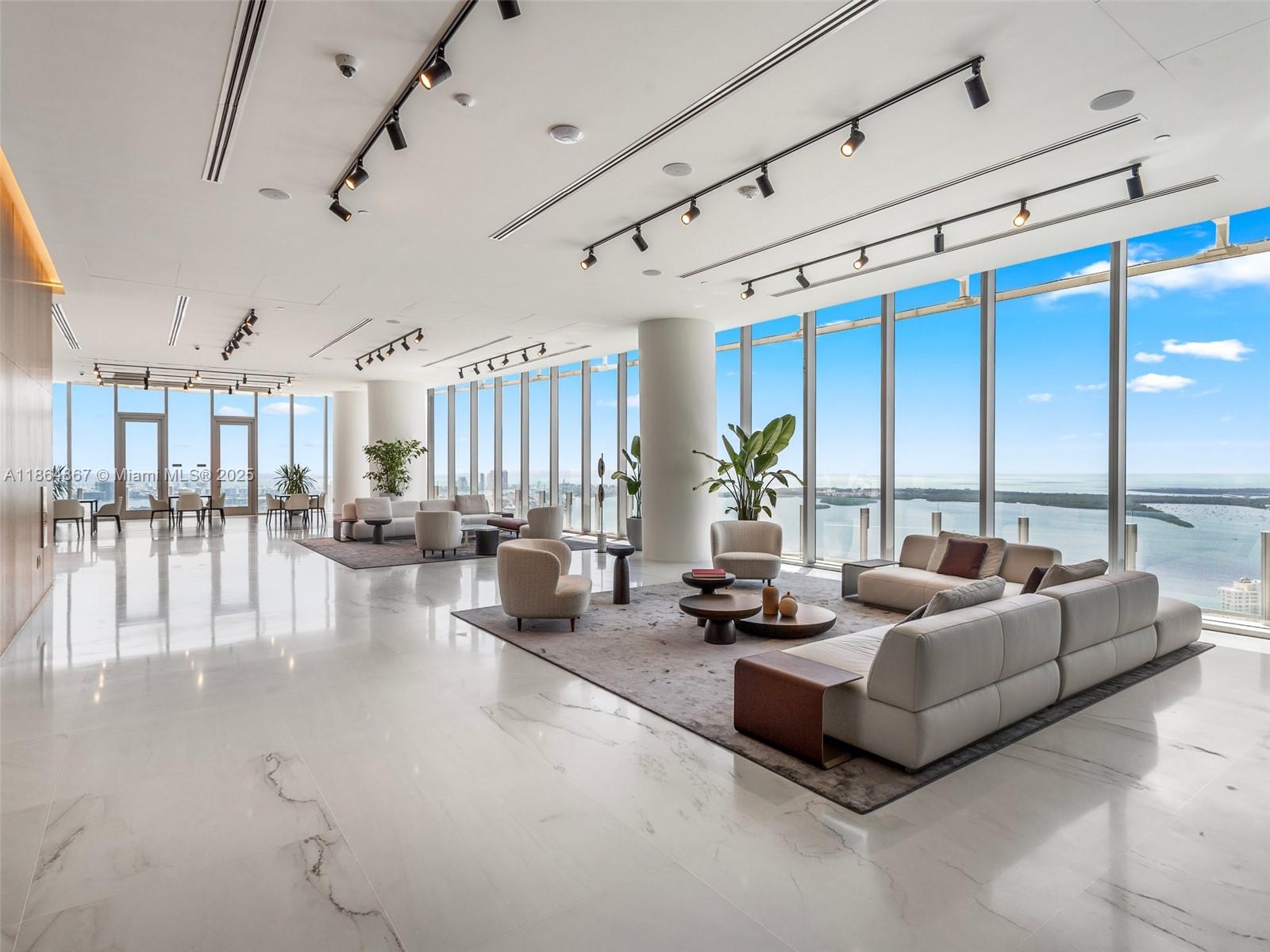 ASTON MARTIN RESIDENCES - Residential