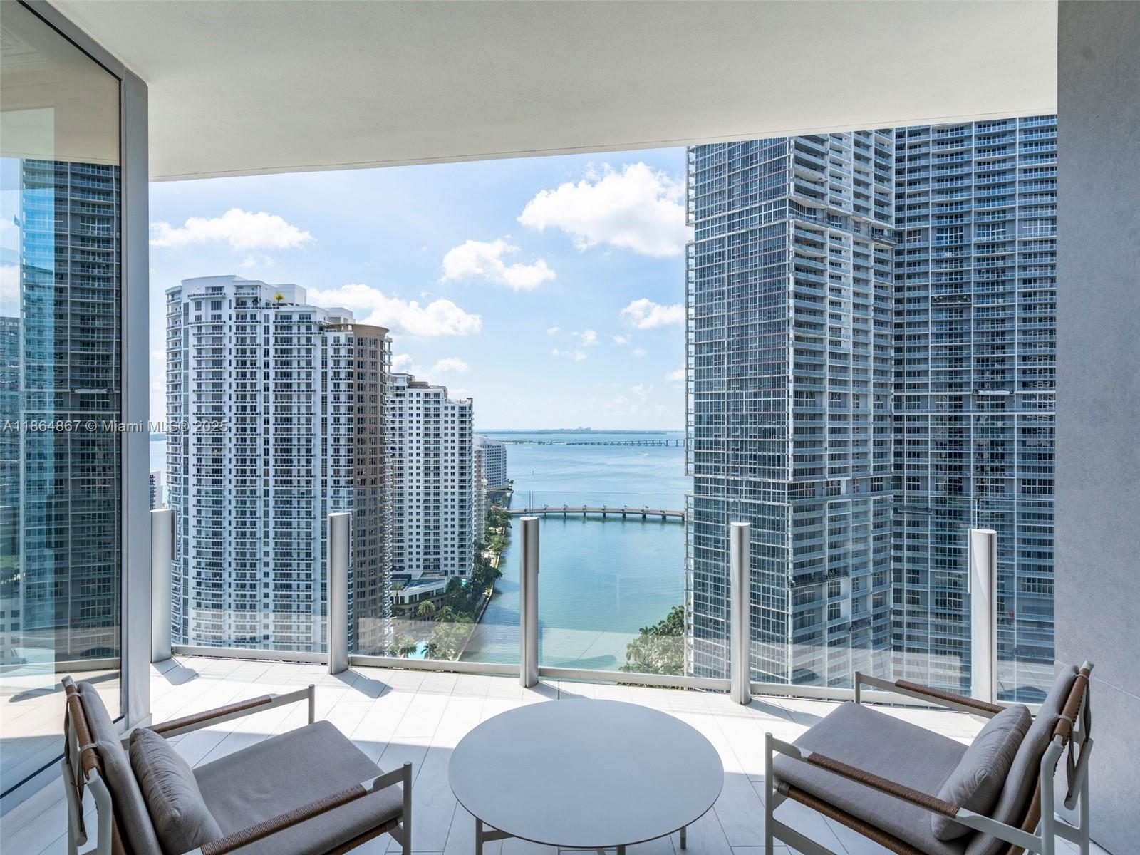 ASTON MARTIN RESIDENCES - Residential