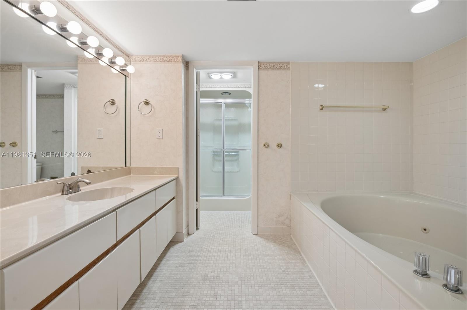 ANCHOR BAY CLUB CONDO - Residential