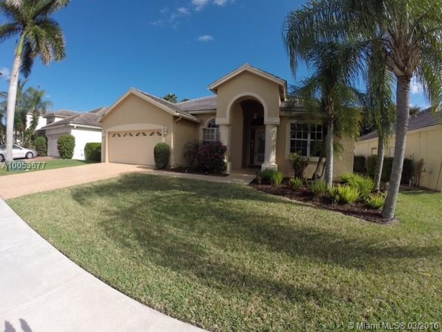 BEAUTIFUL HOME IN DESIRABLE COMPLEX.! BATHROOM AND KITCHEN WITH MARBLE COUNTER TOP. NO CARPET. LARGE SCREENED PATIO. LARGE LAUNDRY ROOM.BEAUTIFUL CLUB- HOUSE W/EXERCISE FACILITY, POOL, TENNIS COURTS, BASKETBALL, VOLLEYBALL COURTS, PLAY AREAS.2 ENTRANCES WITH A GUARD GATED COMMUNITY. GOOD SCHOOLS. WALK TO ELEMENTARY SCHOOL. YOU HAVE EVERYTHING YOU NEED HERE! EASY TO SHOW!
TEXT MESSAGE AGENT. LANDSCAPING IS NOT INCLUDED