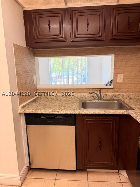 MONTECARLO CONDO - Residential Lease
