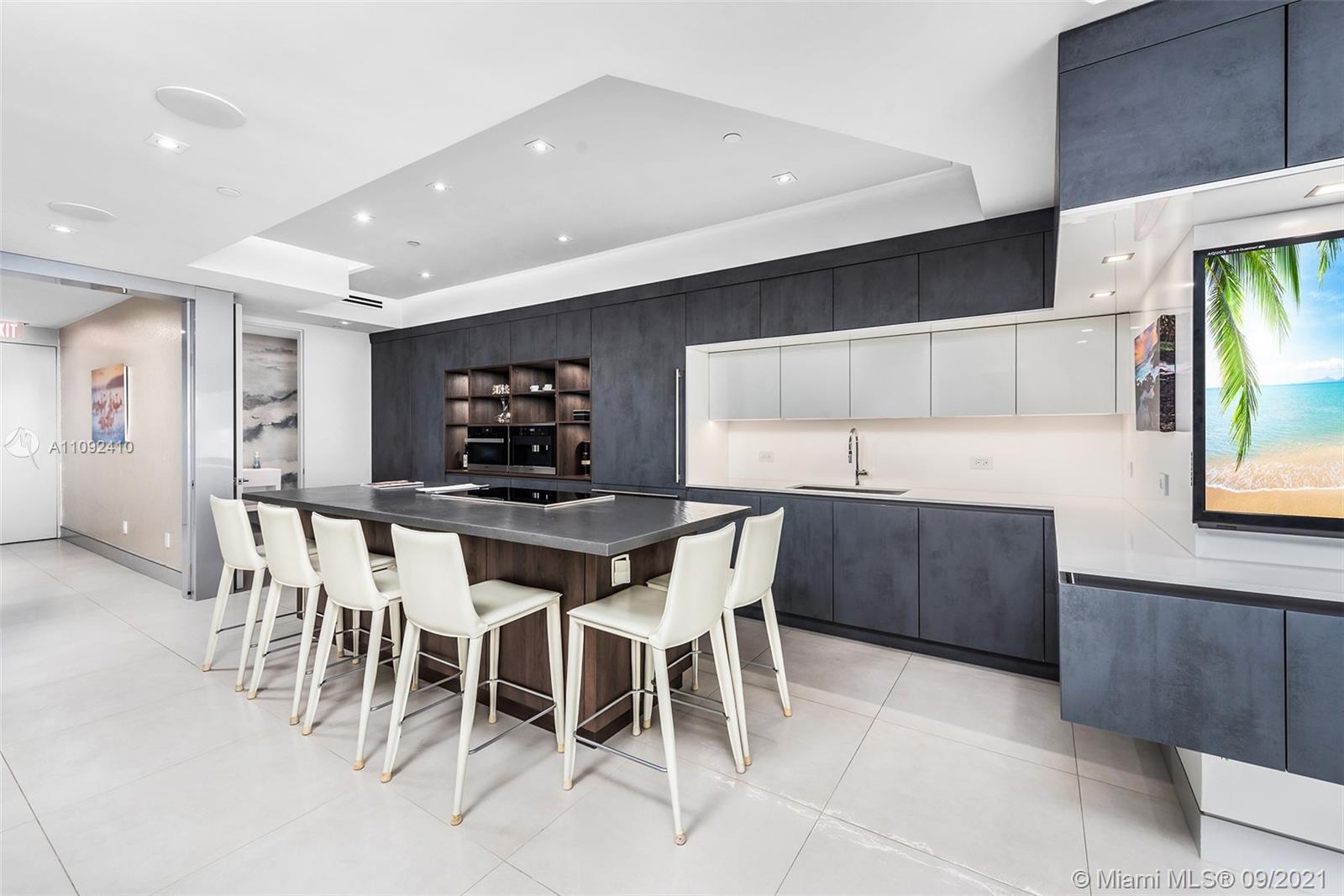 CONTINUUM ON SOUTH BEACH - Residential
