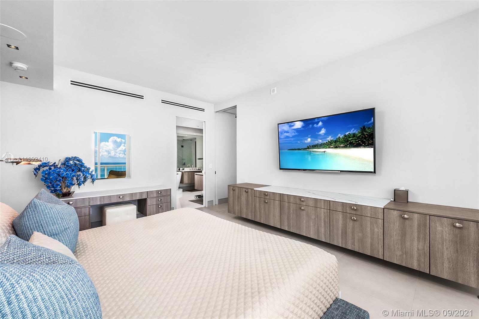 CONTINUUM ON SOUTH BEACH - Residential