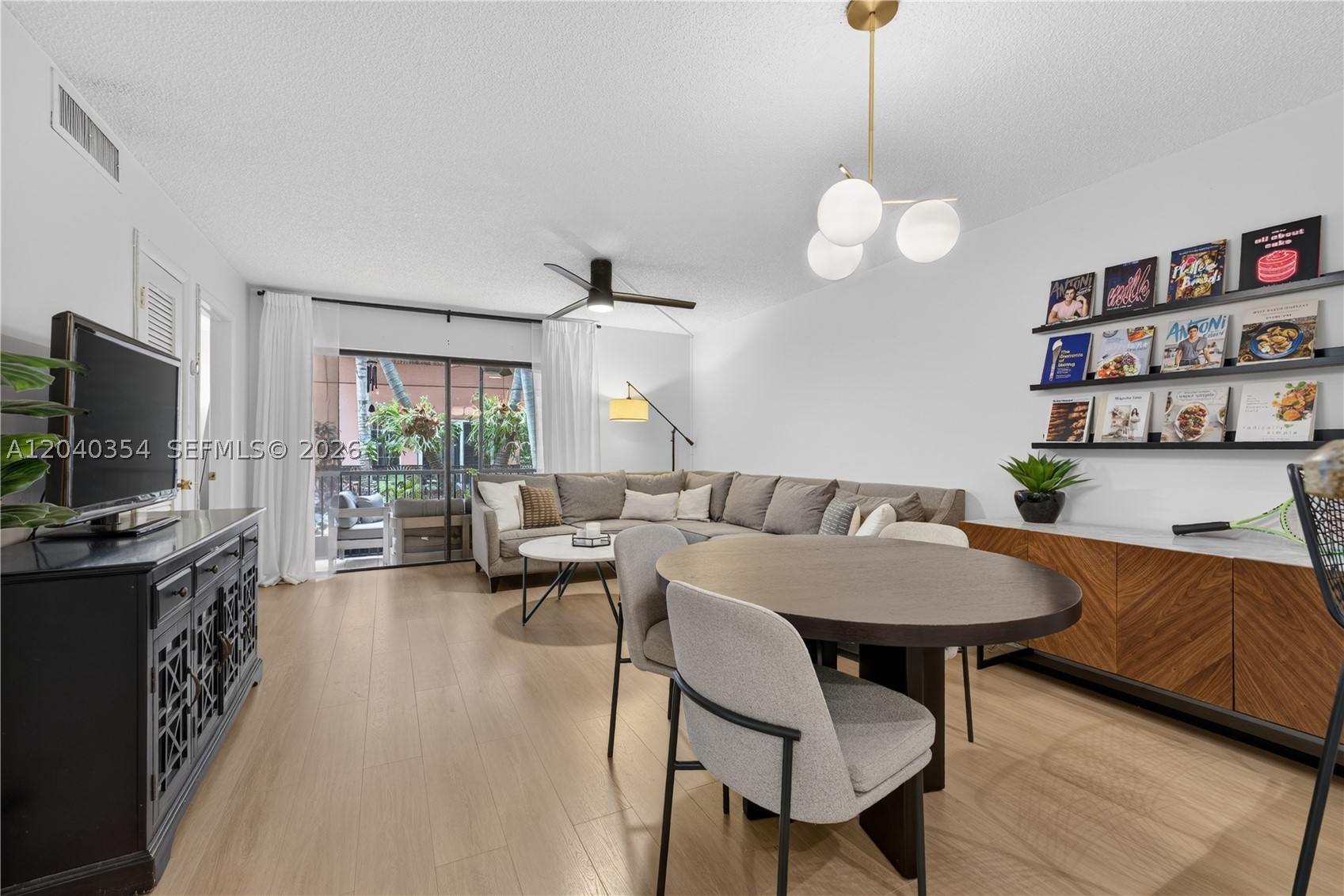 TENNIS CLUB OUTERBRIDGE C - Residential