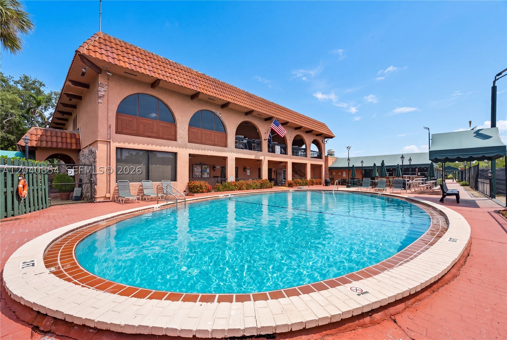 TENNIS CLUB OUTERBRIDGE C - Residential