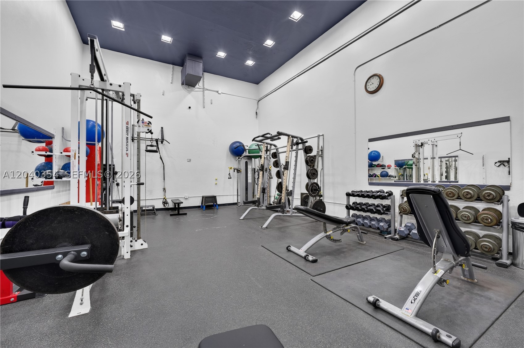 TENNIS CLUB OUTERBRIDGE C - Residential