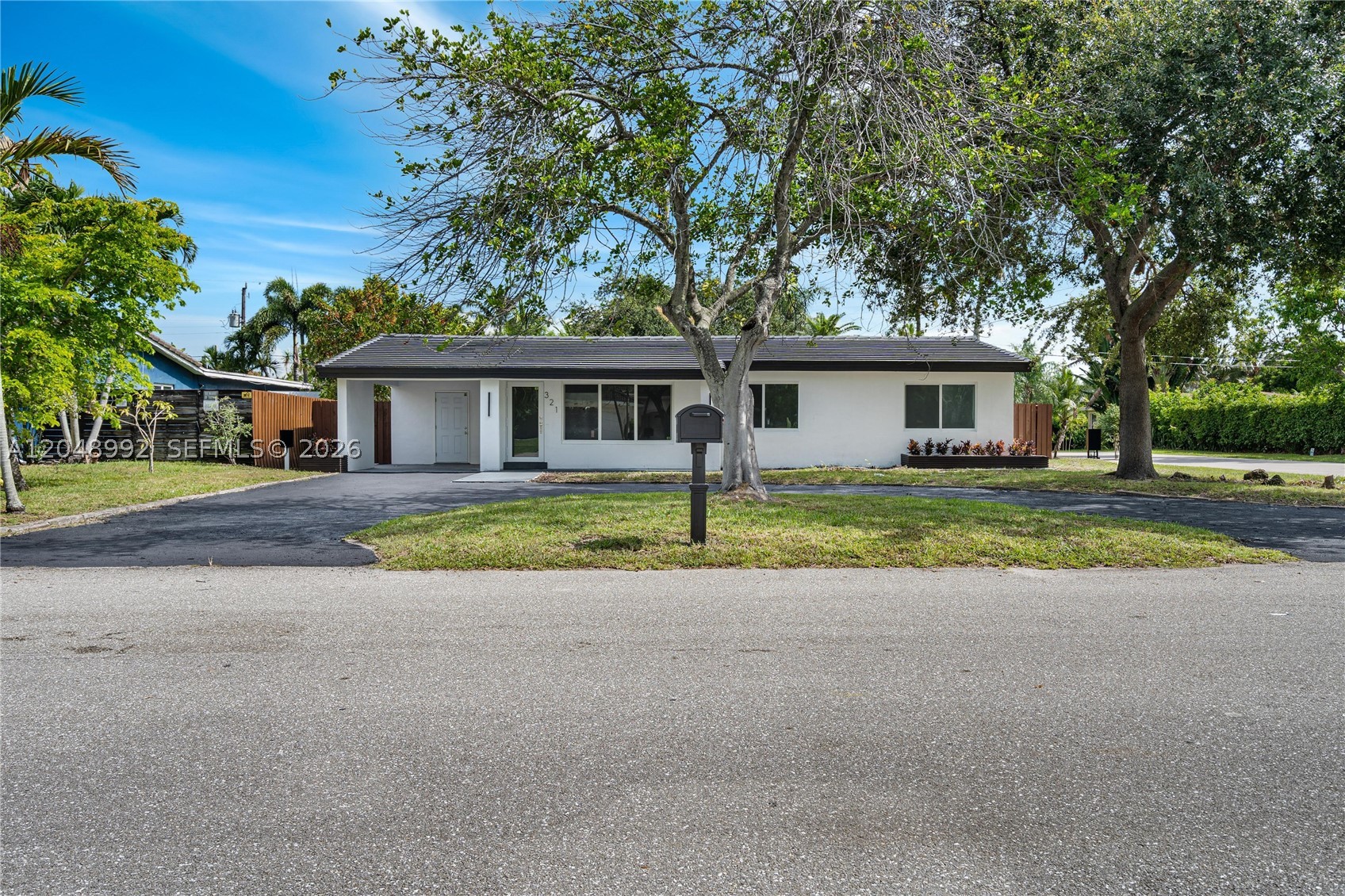 LLOYD ESTATES - Residential