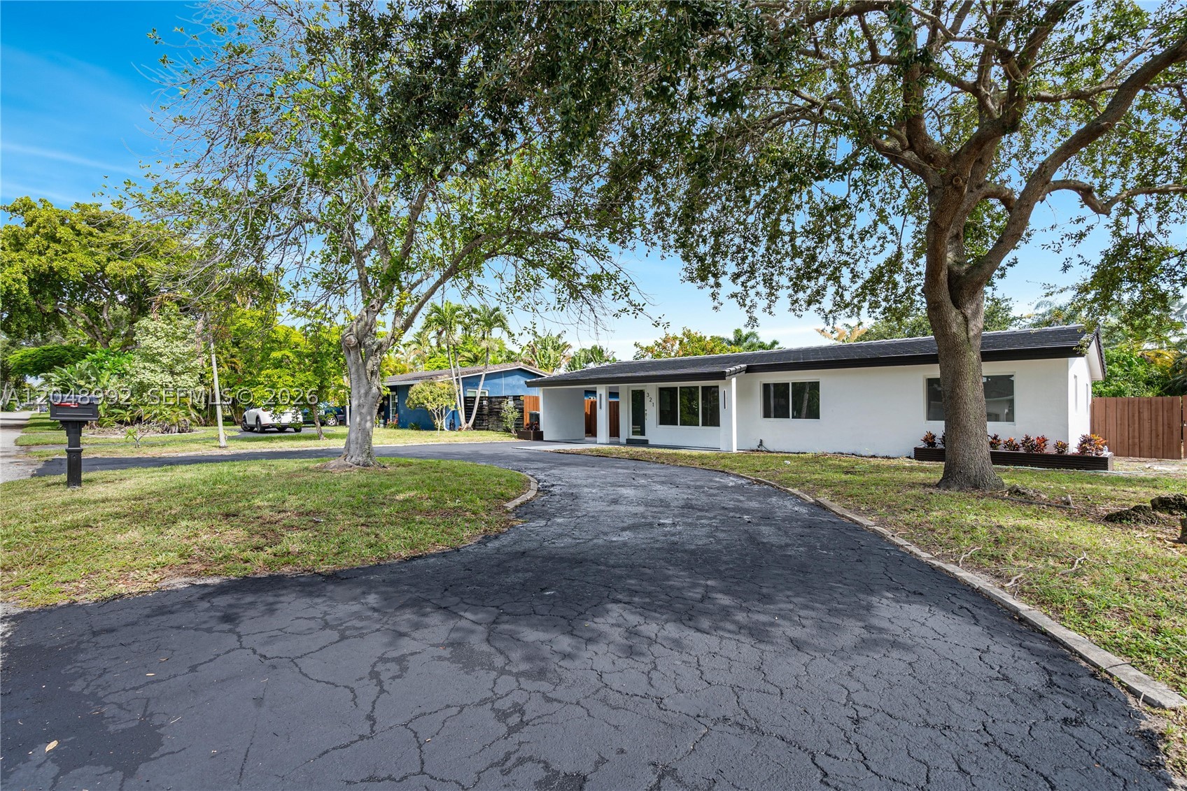 LLOYD ESTATES - Residential