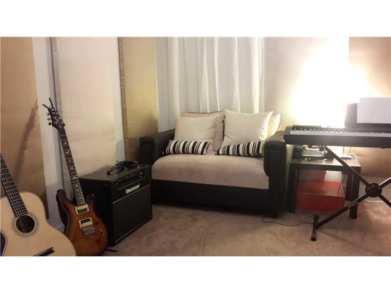 LAS RAMBLAS - Residential Lease