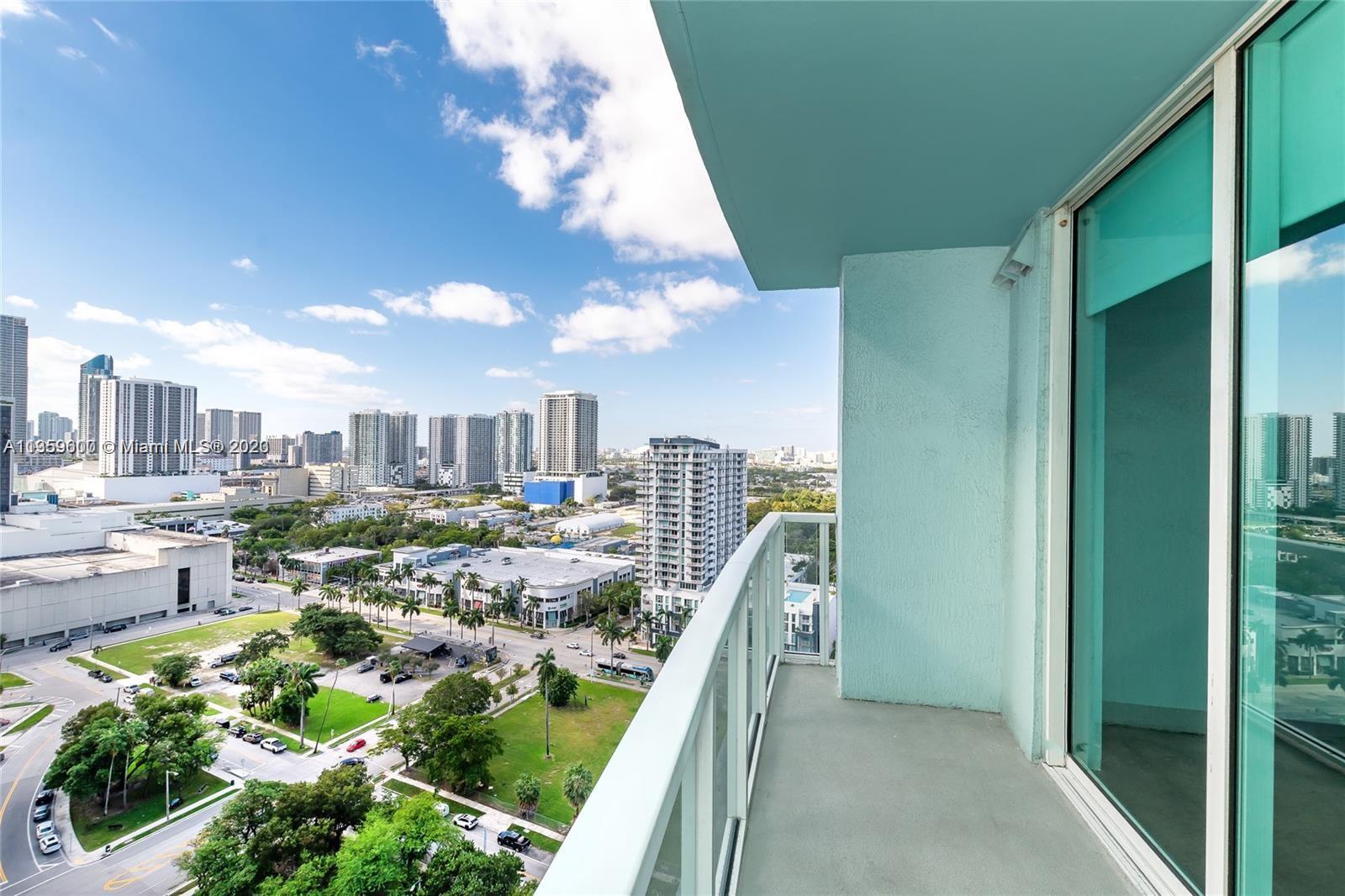 Beautiful 1 bedroom, 1.5 bathrooms on the 15th floor in the luxurious Quantum on the Bay Condo with European
Style Kitchen, Stainless Steel Appliances, Washer/Dryer. Amenities include state of the art gym with daily classes
for the residents, 2 swimming pools, 2-story event room, cyber room, phenomenal theater for private viewings,
valet and more.BAY AND CITY VIEWS, located just steps from the Margaret Pace Park, Walking distance to
restaurants, shopping & nightlife. Close to downtown, beach & the airport.