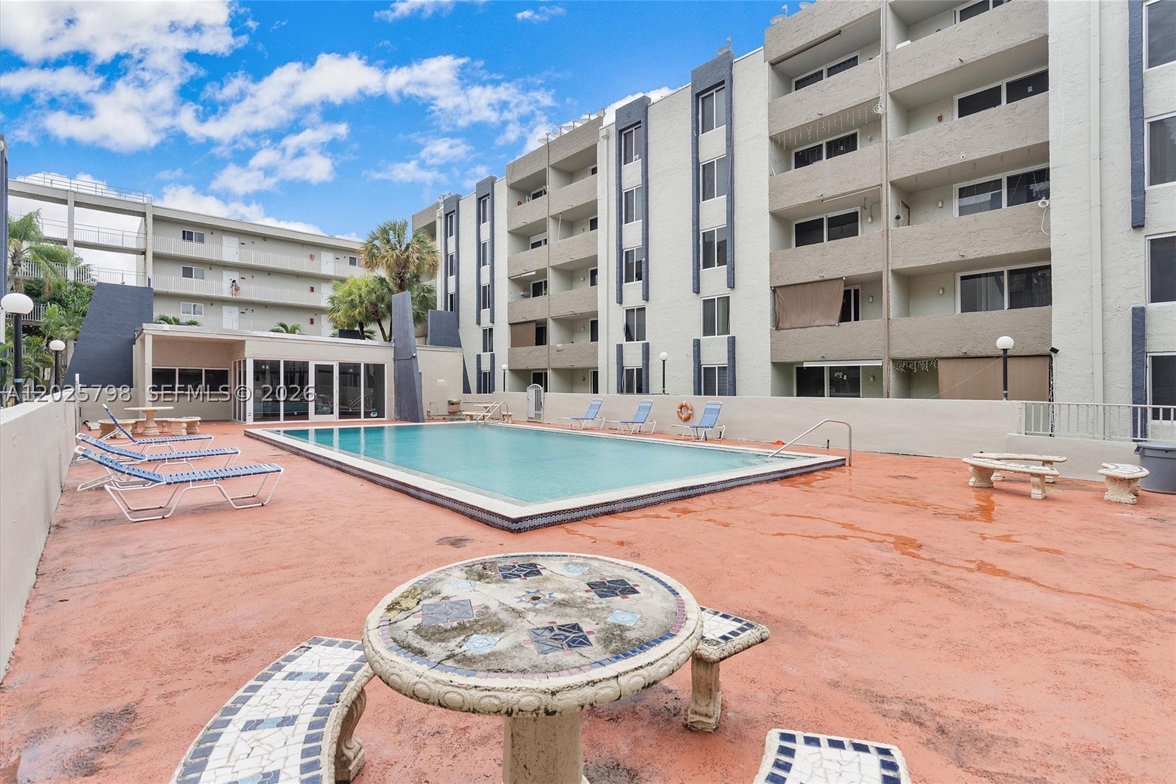 SAMARI LAKE EAST CONDO - Residential