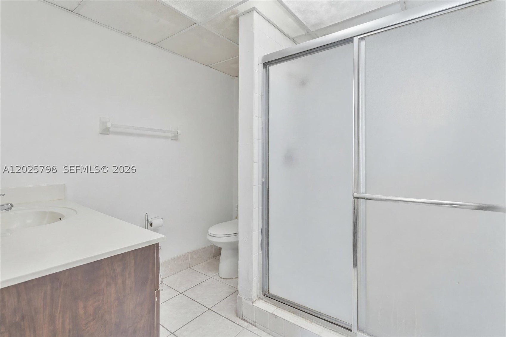 SAMARI LAKE EAST CONDO - Residential