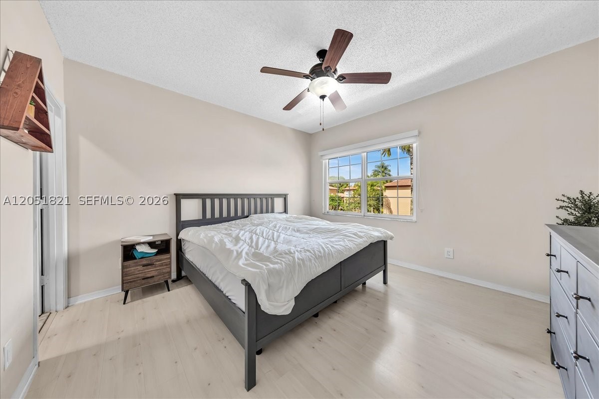 EMERALD COURTS - OPAL CRE - Residential