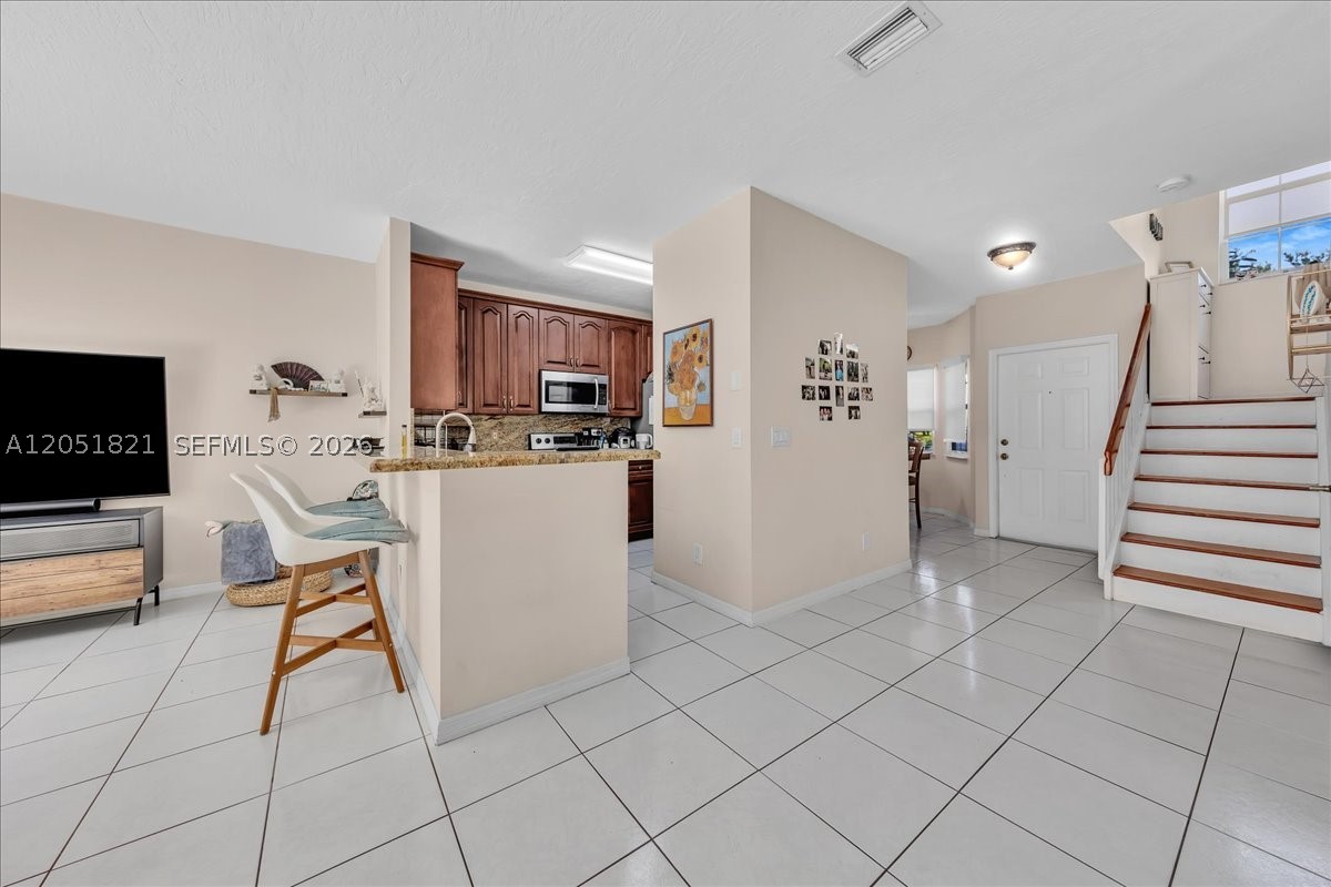 EMERALD COURTS - OPAL CRE - Residential