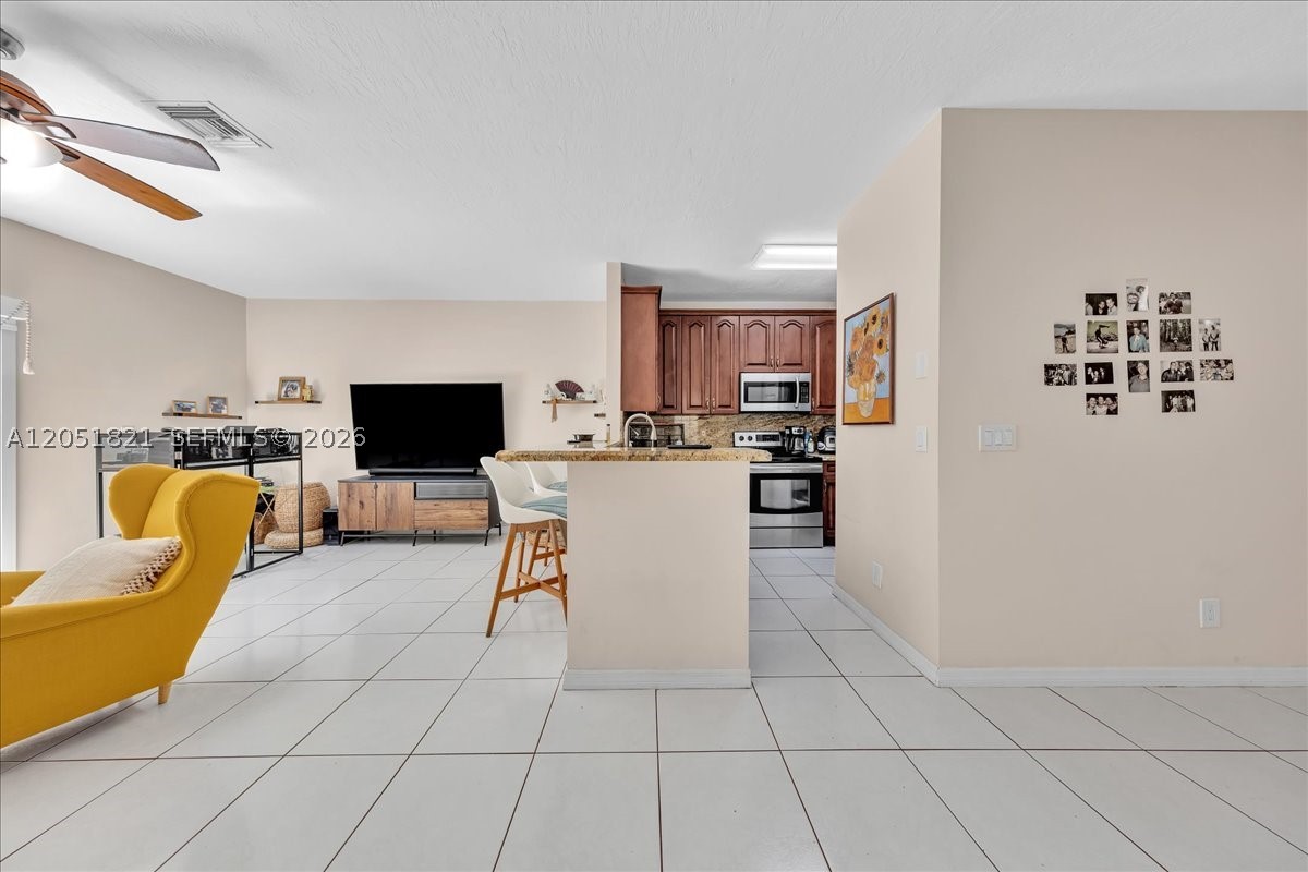 EMERALD COURTS - OPAL CRE - Residential