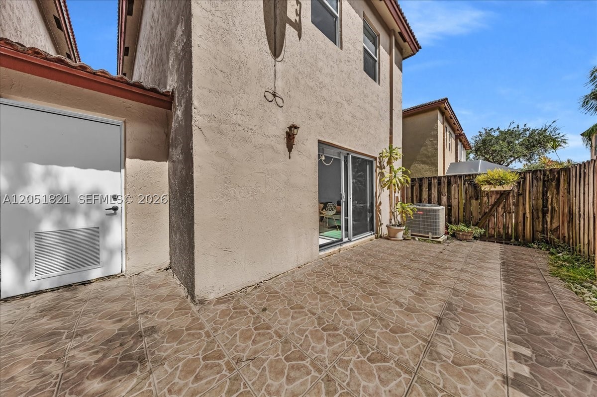 EMERALD COURTS - OPAL CRE - Residential