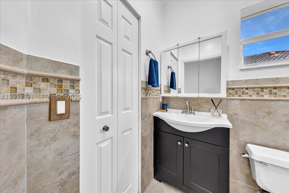 EMERALD COURTS - OPAL CRE - Residential