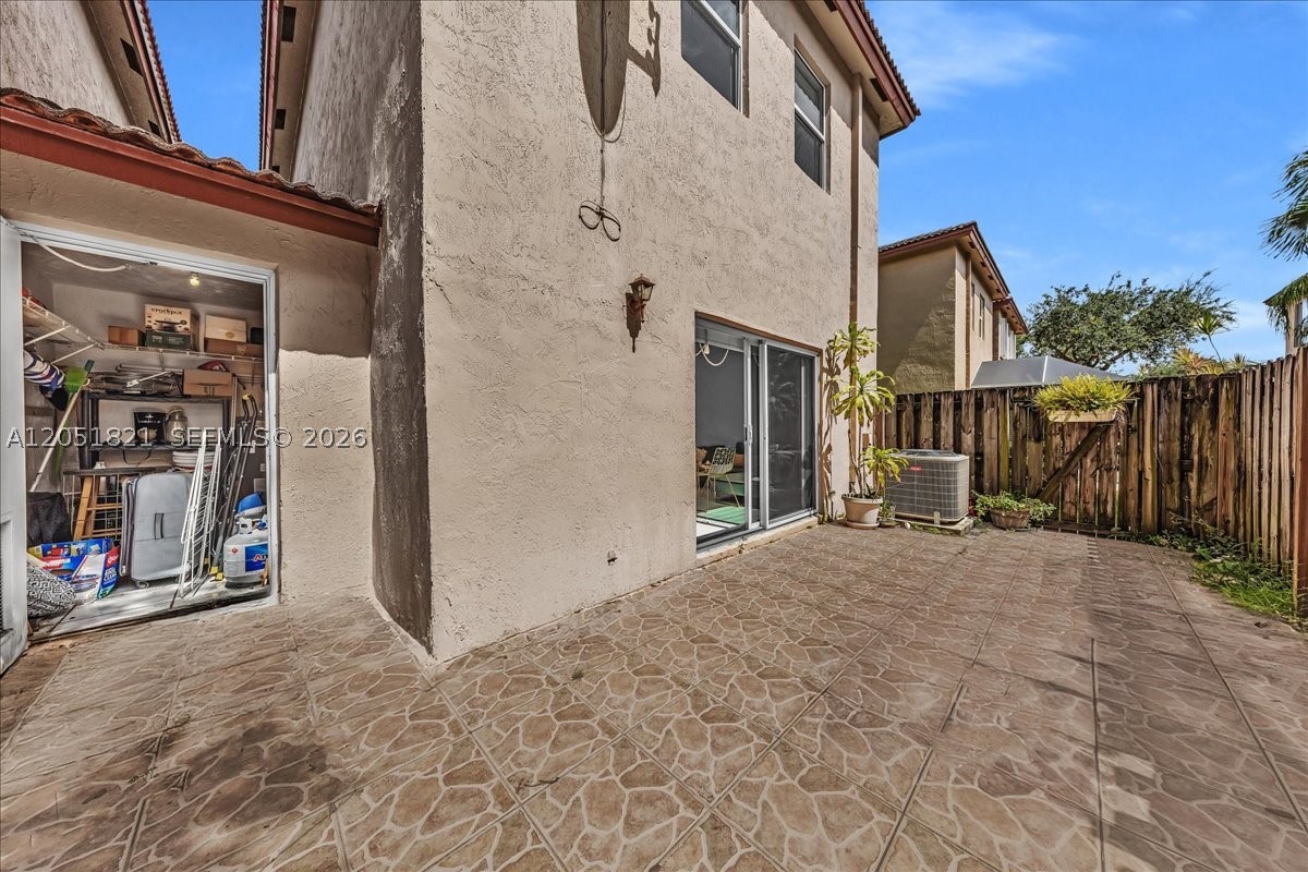 EMERALD COURTS - OPAL CRE - Residential