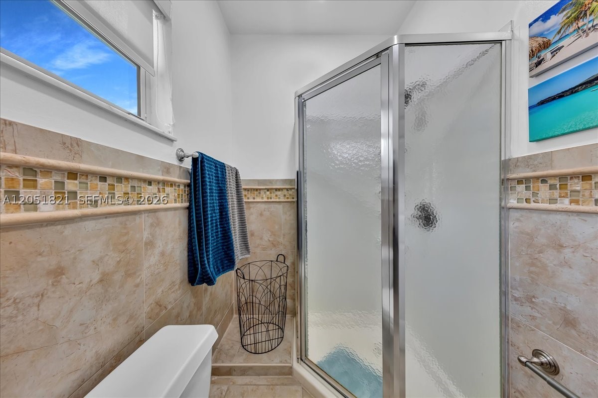 EMERALD COURTS - OPAL CRE - Residential