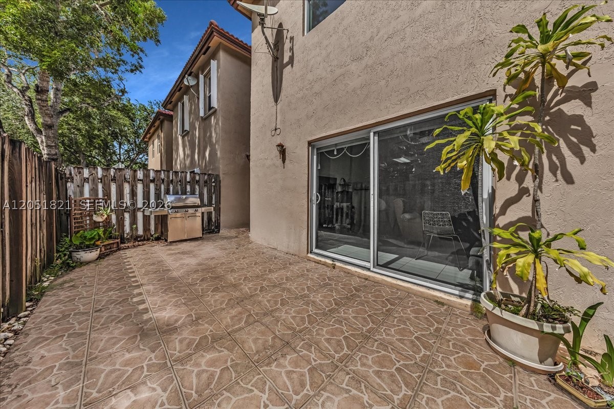 EMERALD COURTS - OPAL CRE - Residential