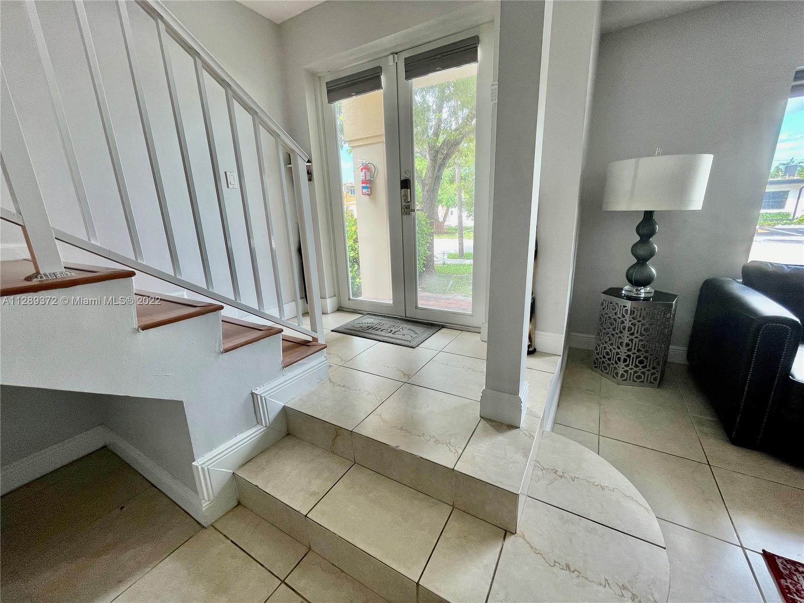 HOLLYWOOD SOUTH SIDE ADD - Residential Lease