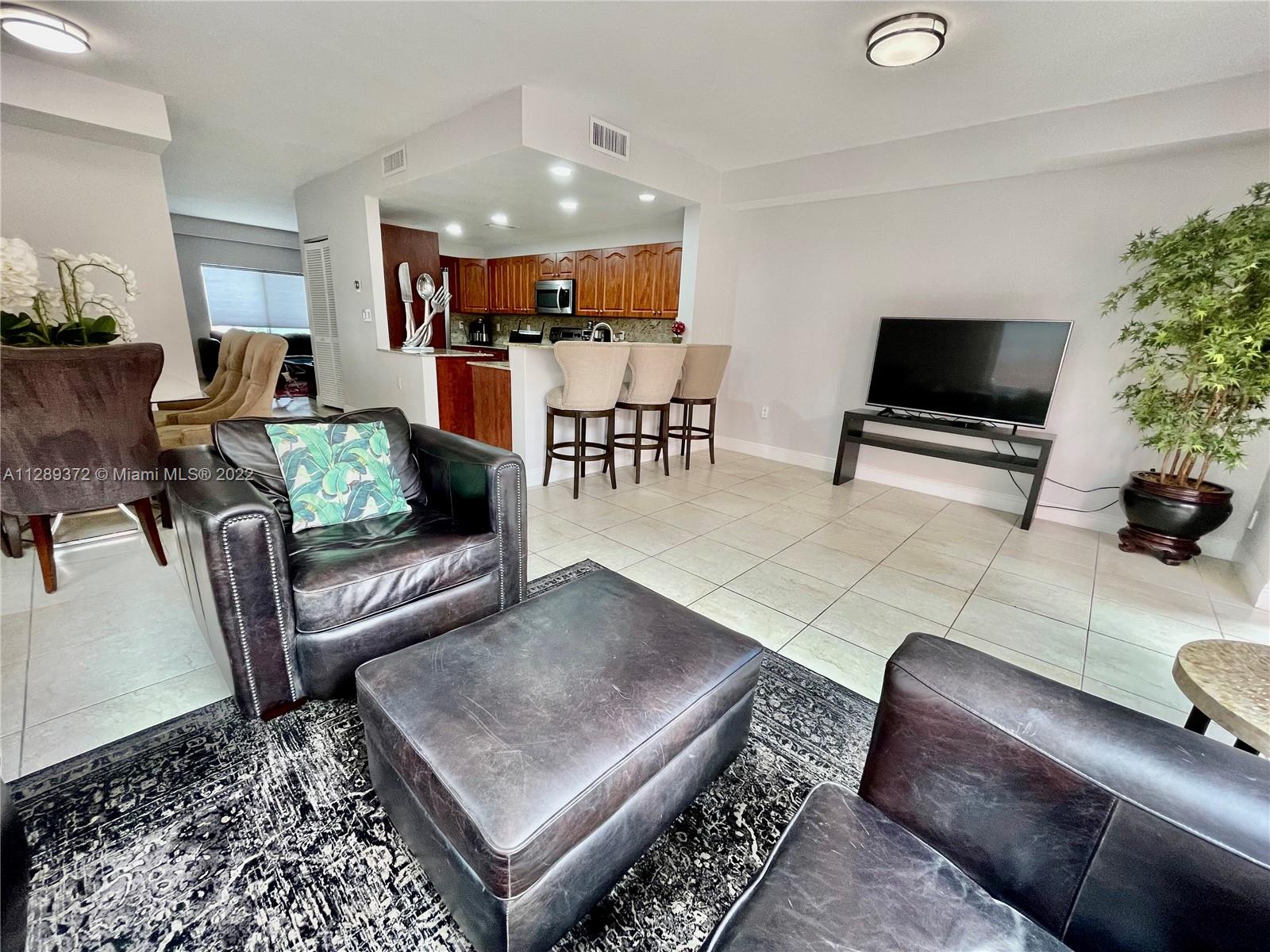 HOLLYWOOD SOUTH SIDE ADD - Residential Lease