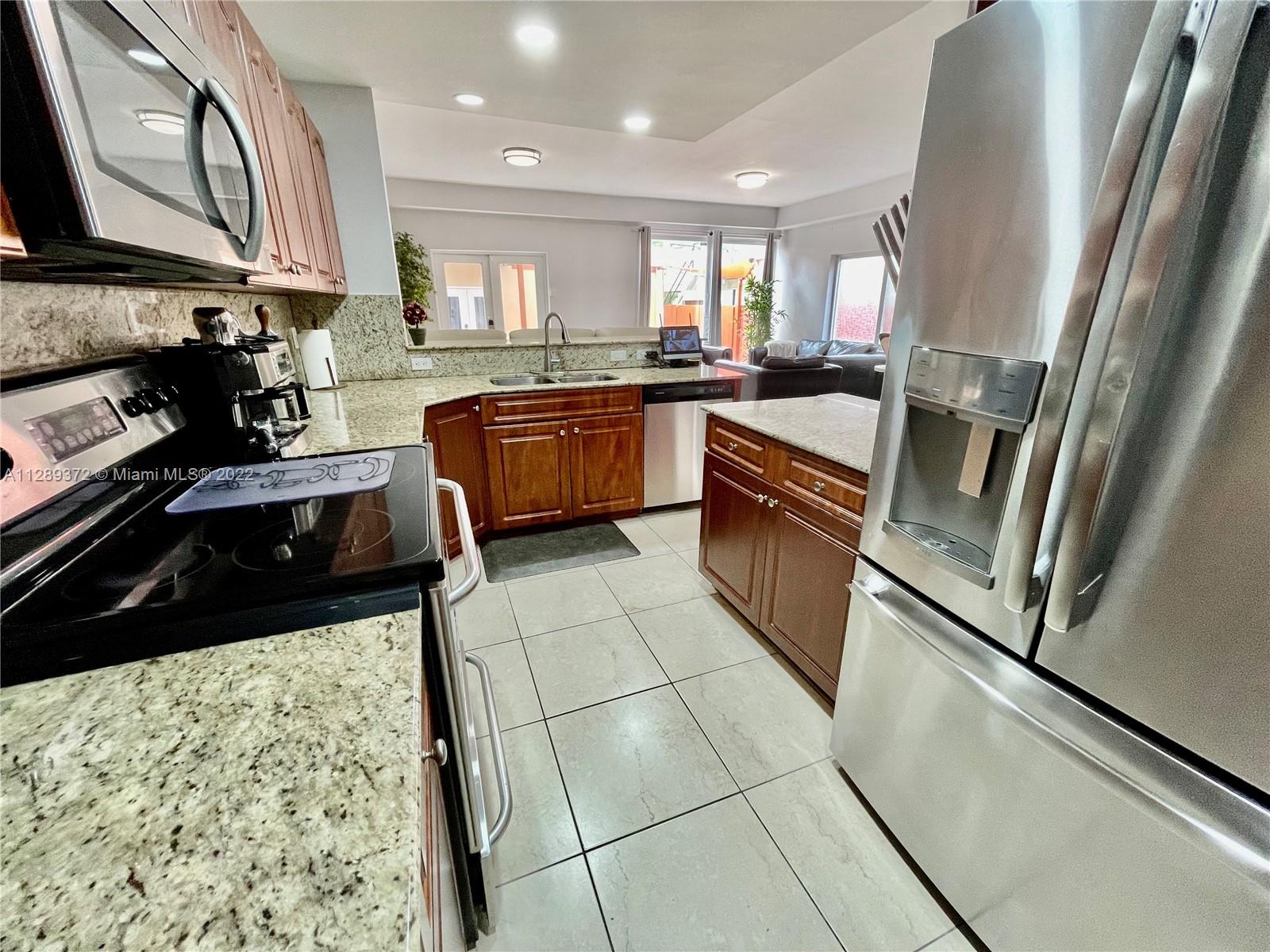 HOLLYWOOD SOUTH SIDE ADD - Residential Lease