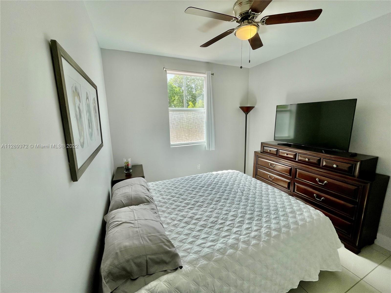 HOLLYWOOD SOUTH SIDE ADD - Residential Lease