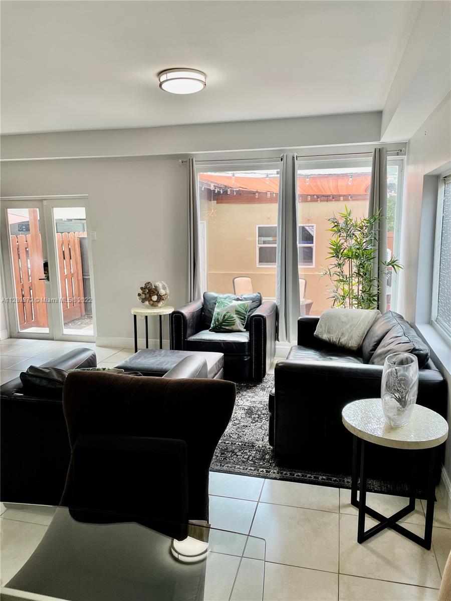 HOLLYWOOD SOUTH SIDE ADD - Residential Lease