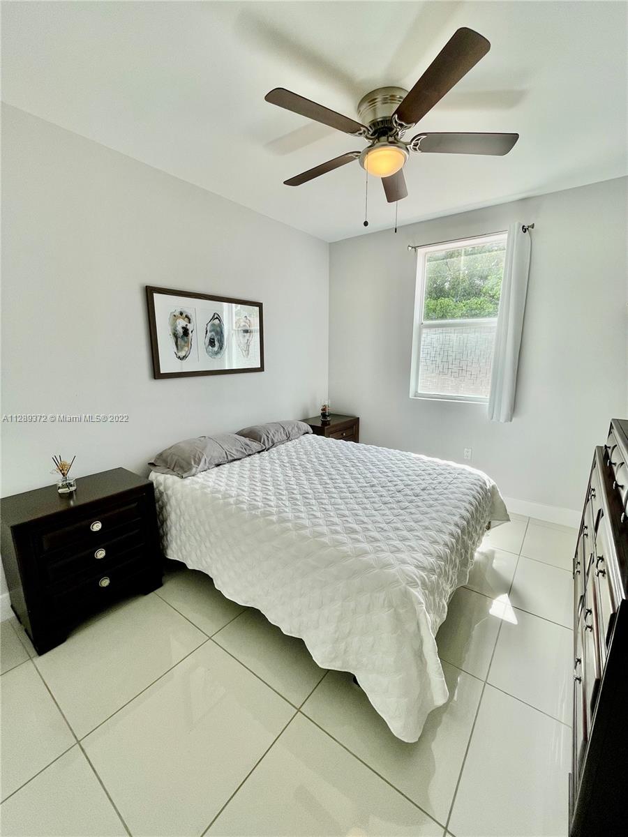 HOLLYWOOD SOUTH SIDE ADD - Residential Lease
