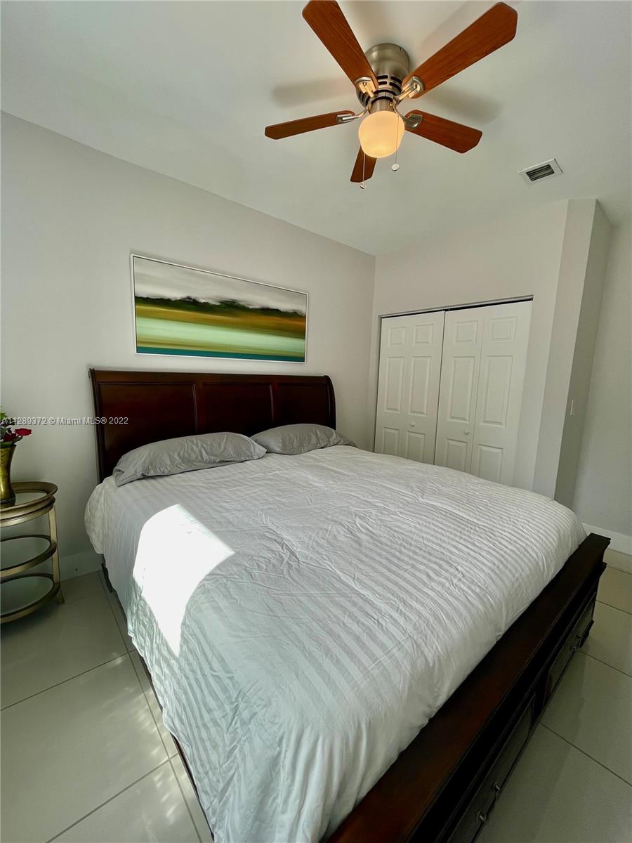 HOLLYWOOD SOUTH SIDE ADD - Residential Lease