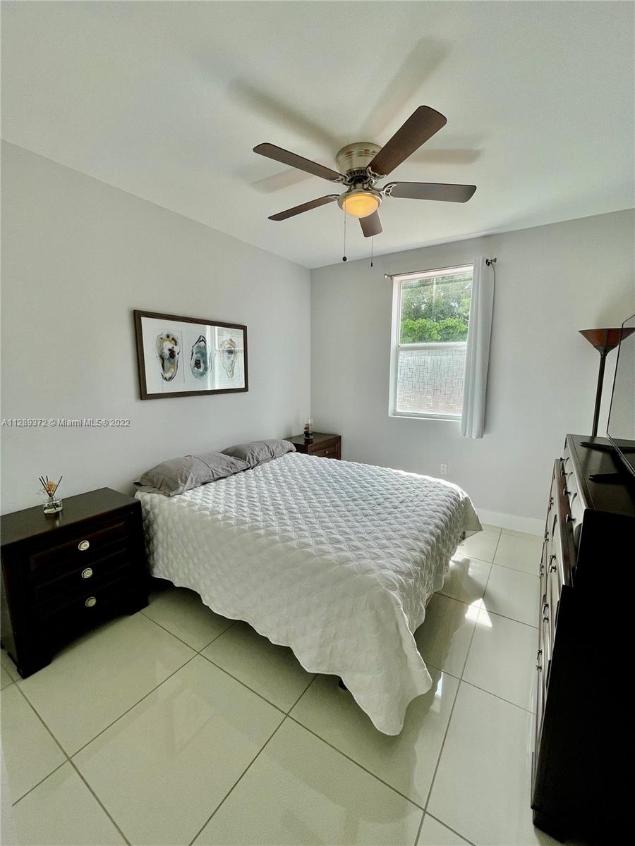 HOLLYWOOD SOUTH SIDE ADD - Residential Lease
