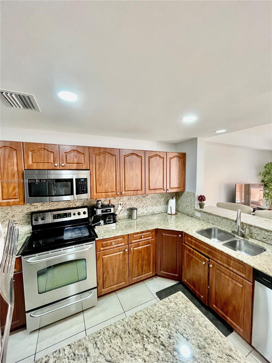 HOLLYWOOD SOUTH SIDE ADD - Residential Lease