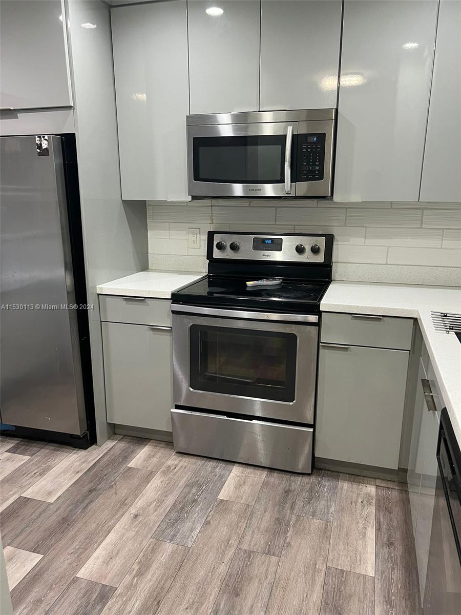 SUNRISE MANOR WEST - Residential Lease