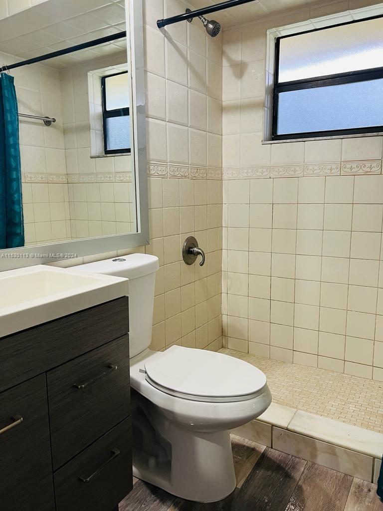SUNRISE MANOR WEST - Residential Lease