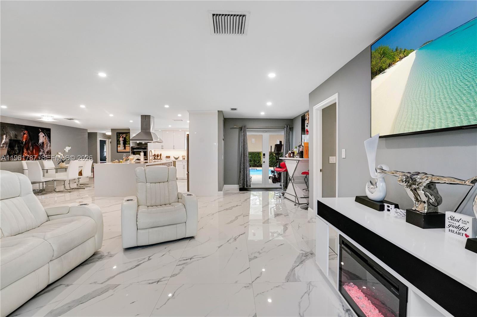 FOREST HILLS - Residential