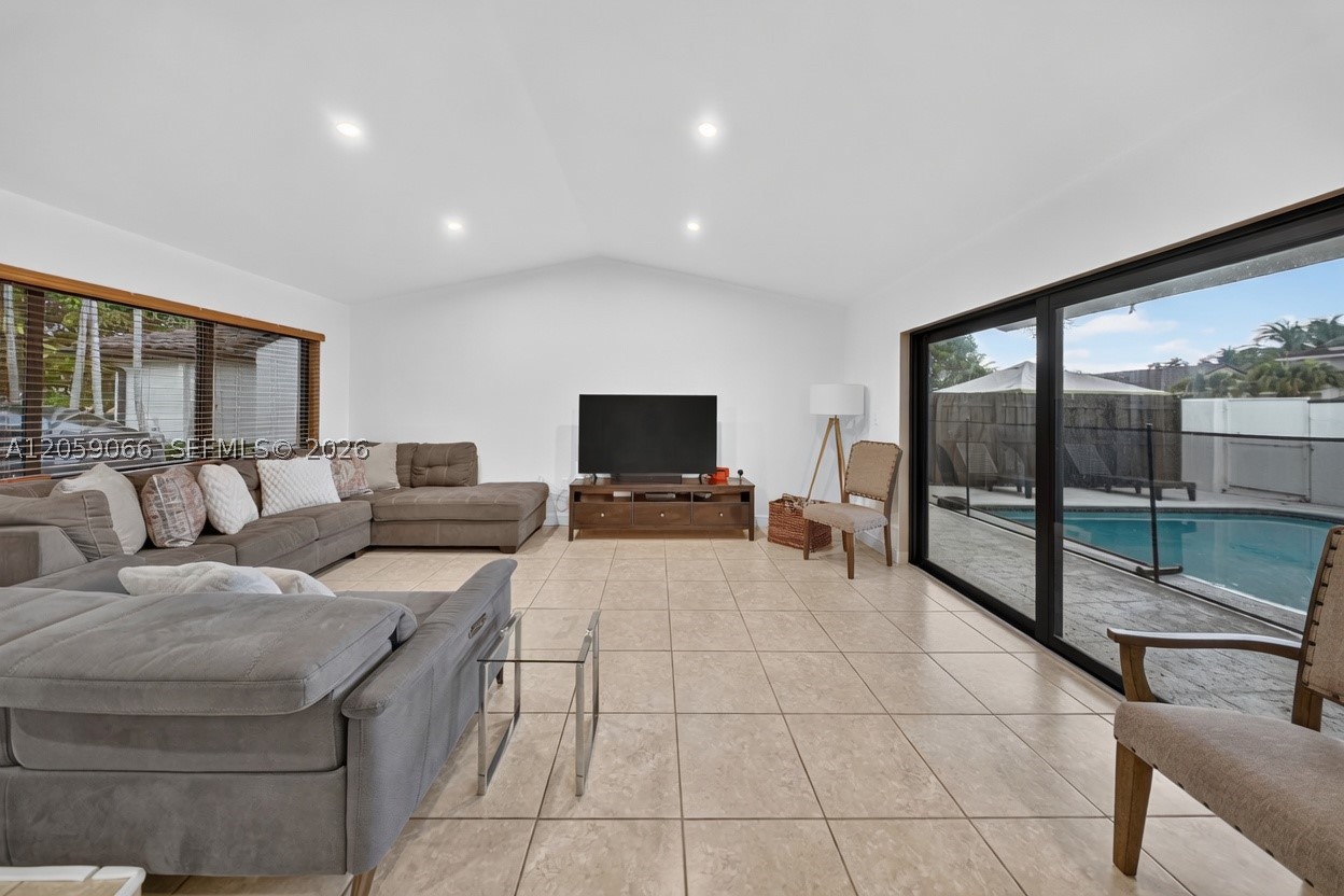 KENLAND HOMES - Residential