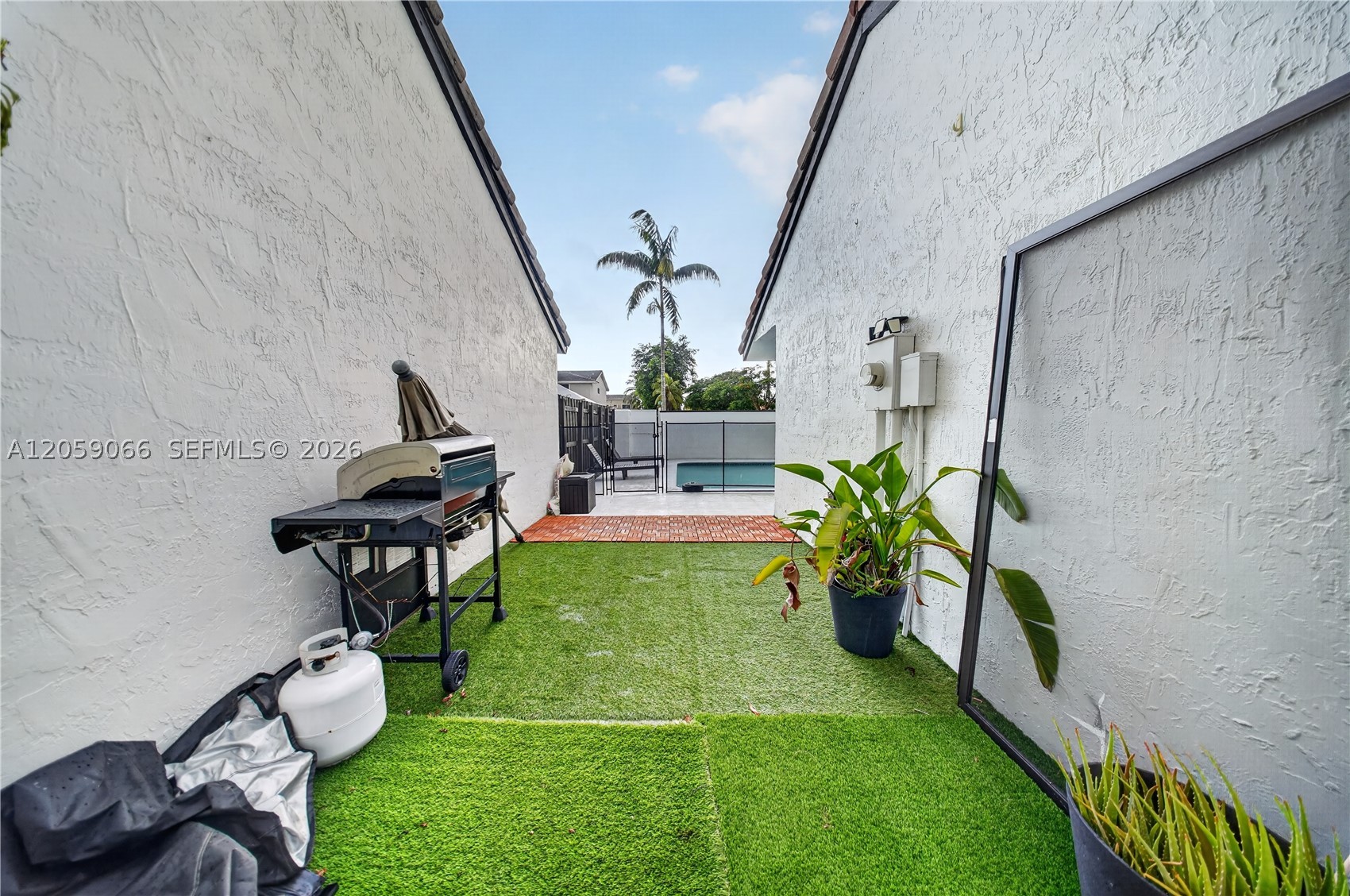KENLAND HOMES - Residential