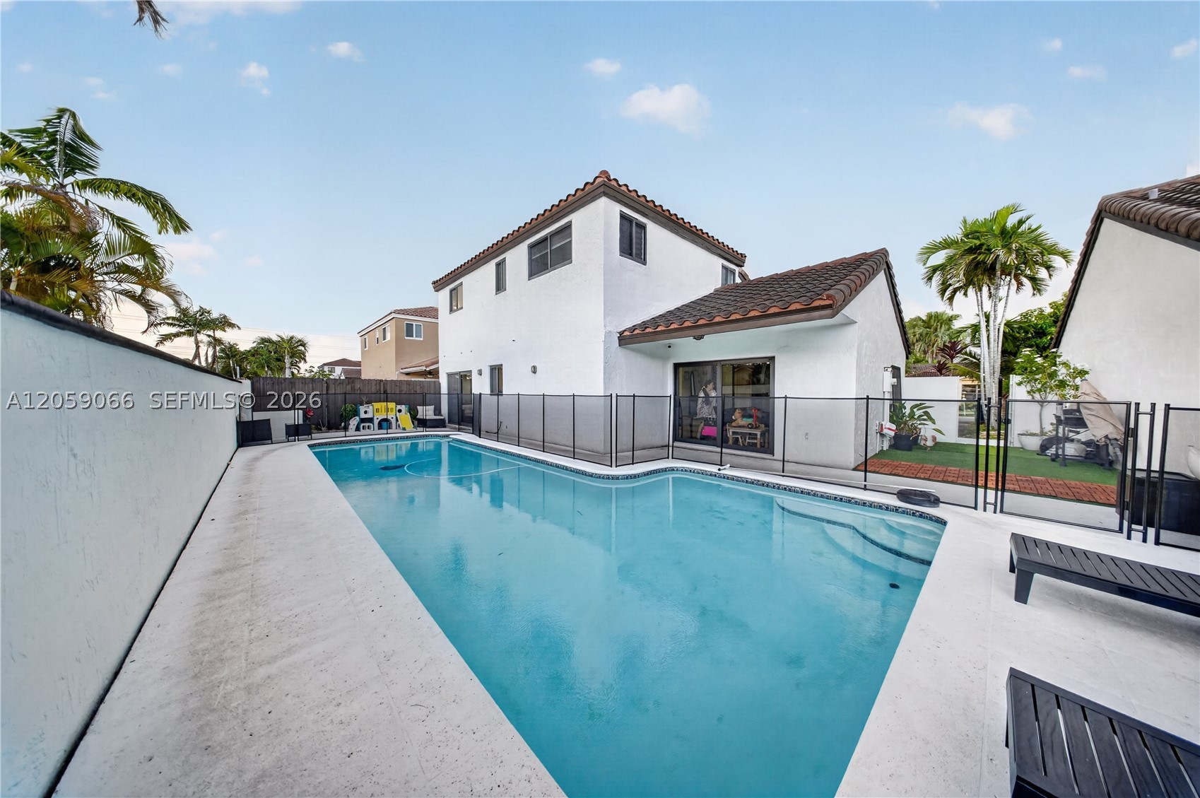 KENLAND HOMES - Residential