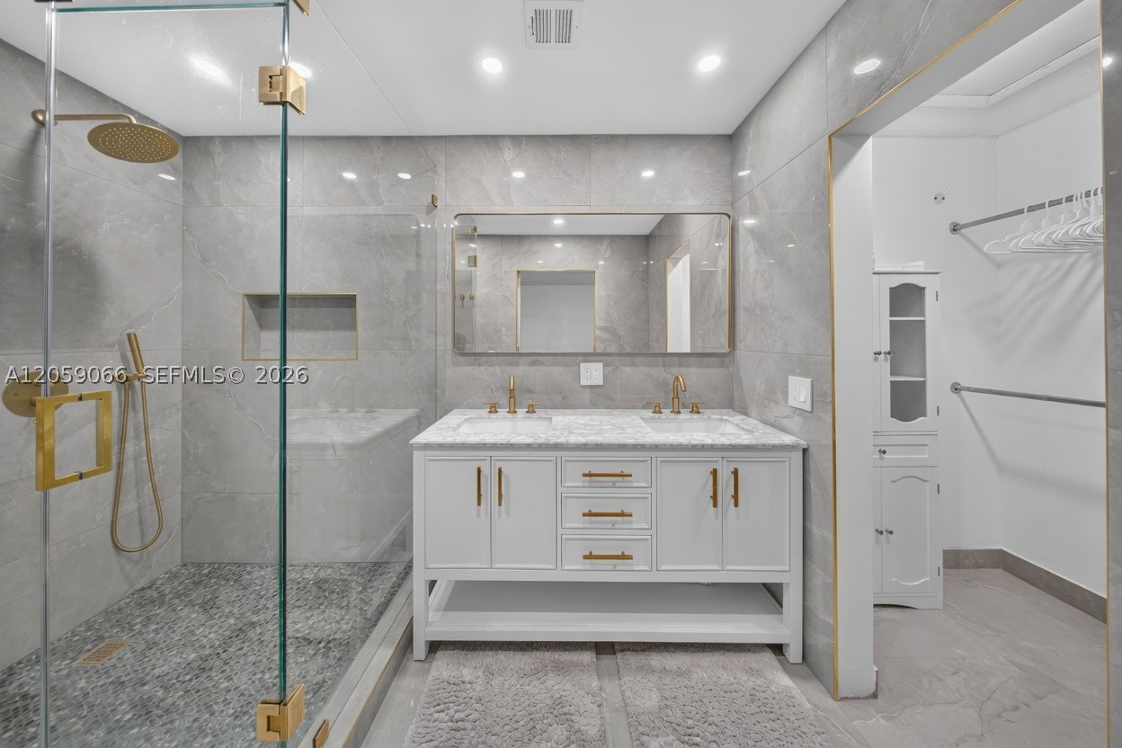 KENLAND HOMES - Residential