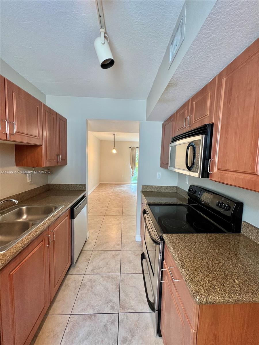 LAS BRISAS OF MIAMI BEACH - Residential