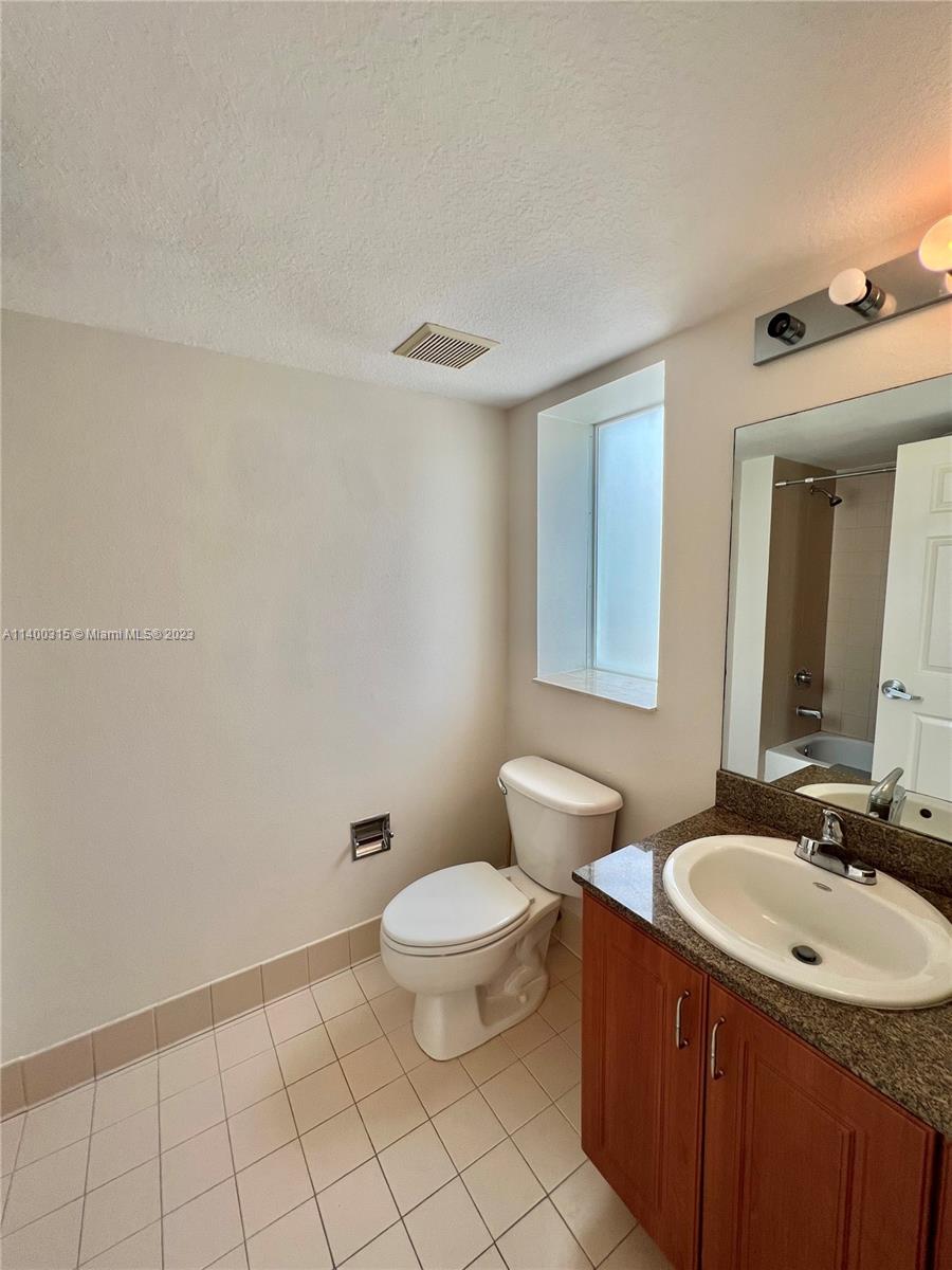 LAS BRISAS OF MIAMI BEACH - Residential